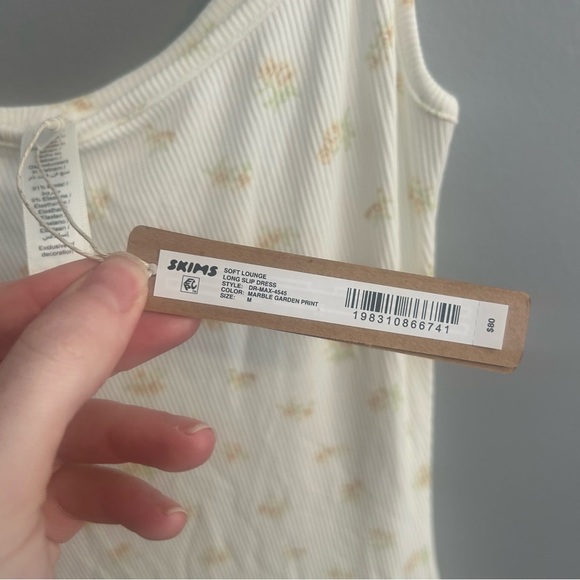 Soft Lounge Long Slip Dress - Marble Garden Print - SKIMS - Picture 7 of 8